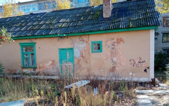 На северо-западе Курска обнаружили сразу три заброшенных здания
