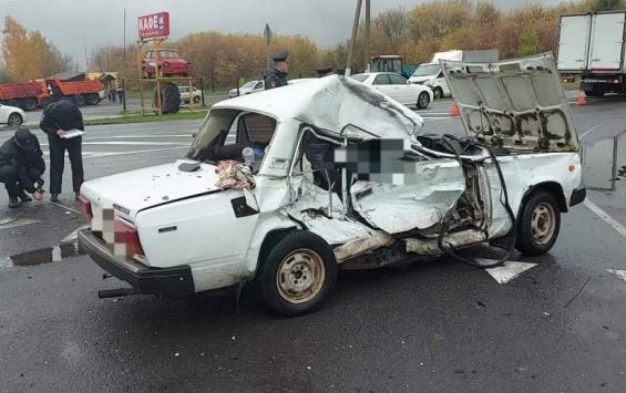 Пассажиры легковушки скончались в ДТП в Фатежском районе
