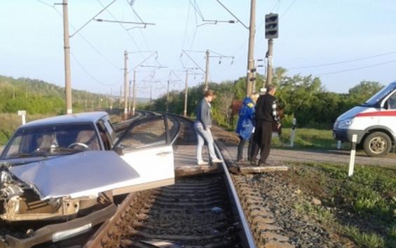 На Смоленщине пассажирский поезд, следовавший из Курской области, попал в смертельное ДТП на переезде