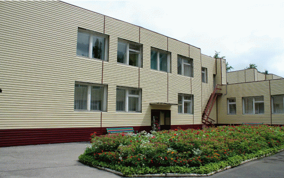 В Курчатове ремонт фасада детского сада растянули на шесть лет