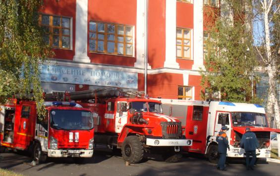 Курские спасатели - о противопожарной защите авто