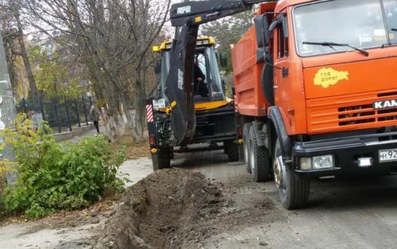В Пристенском районе ремонтируют региональную трассу