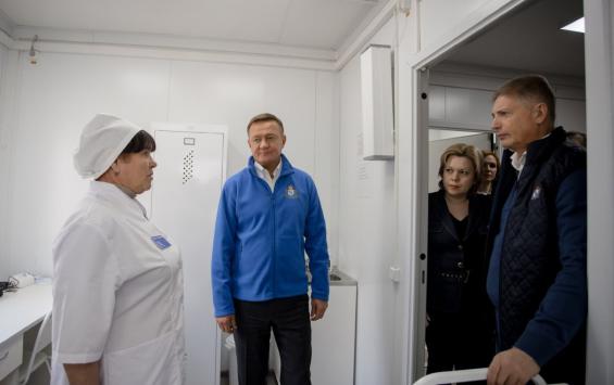 Губернатор Курской области осмотрел медучреждения в Глушковском районе