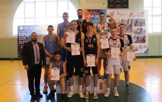 В Курске прошли соревнования по фиджитал-баскетболу