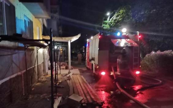 Курские пожарные спасли человека из горящей квартиры