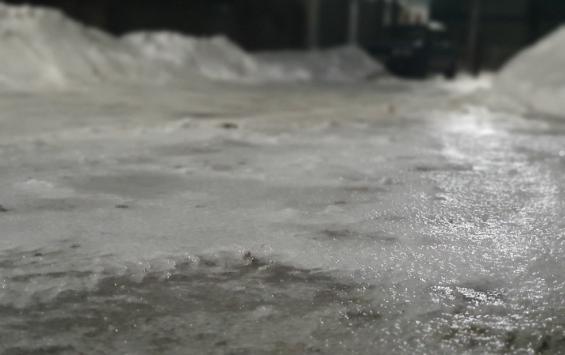 Очищать от снега и льда придомовые территории обязали управляющие компании