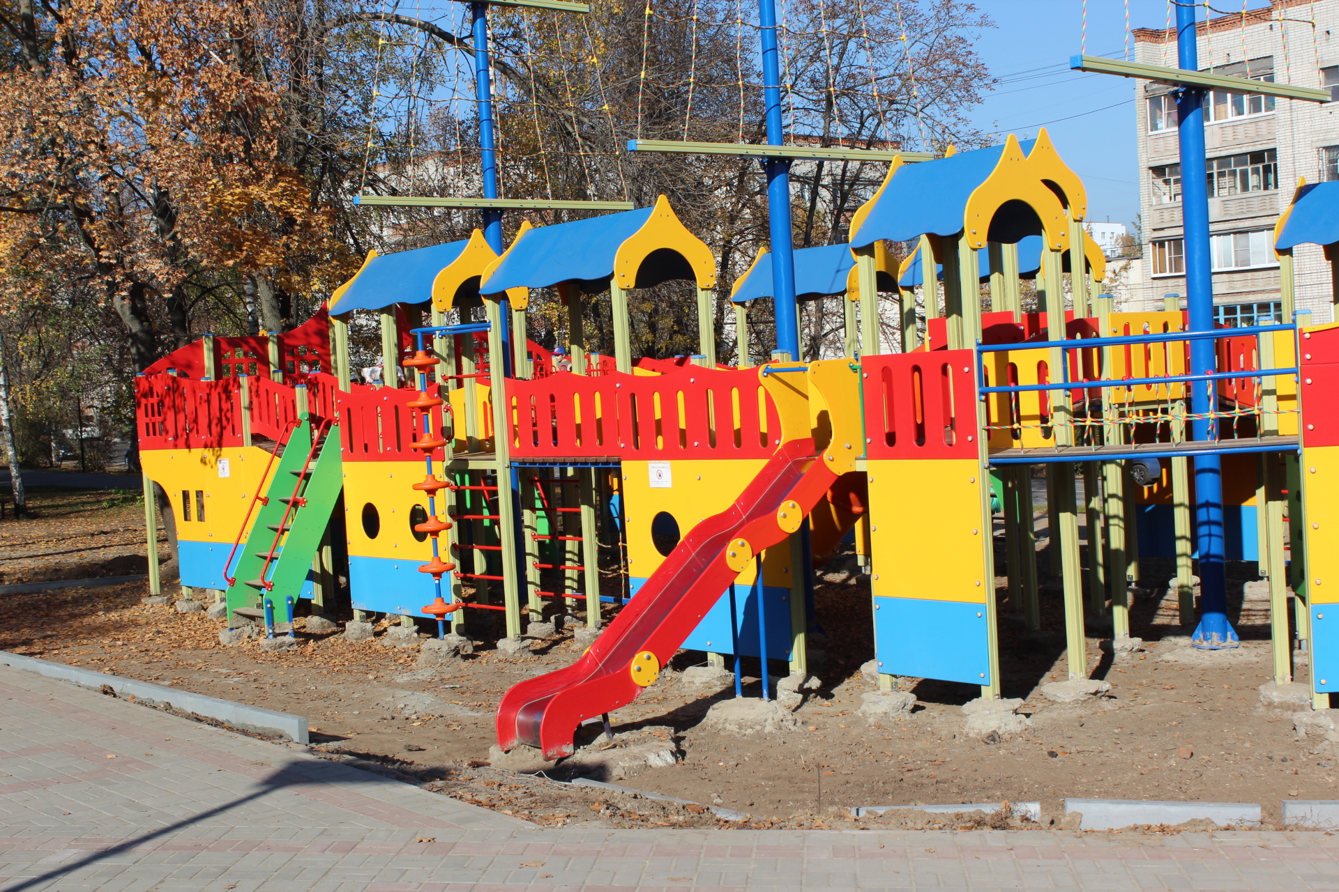 Деньги с платных парковок пойдут на строительство детских площадок