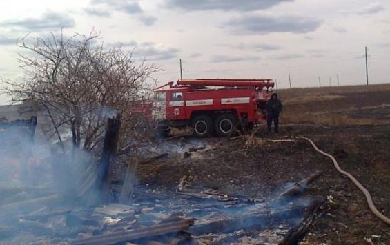 В Золотухинском районе Курской области сгорел жилой дом