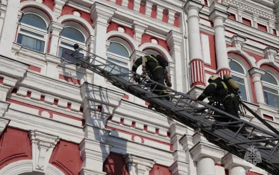 Курские огнеборцы ликвидировали условный пожар в концертном зале «Свиридовский»