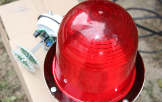 На трубе курской ТЭЦ-4 устанавливают новые огни для безопасности полётов