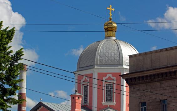 В храмах Курской области проходит Димитриевская родительская суббота