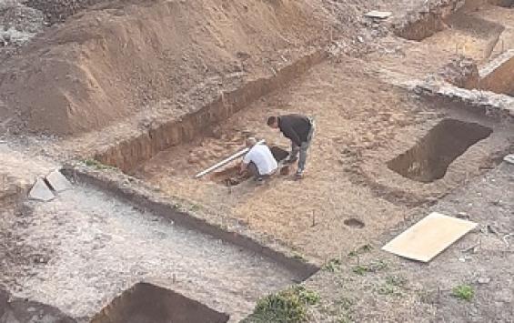 В Курске нашли захоронение с пулевым отверстием в черепе