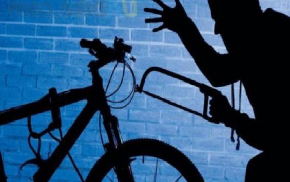 Курский рецидивист ради выпивки украл у знакомого велосипед