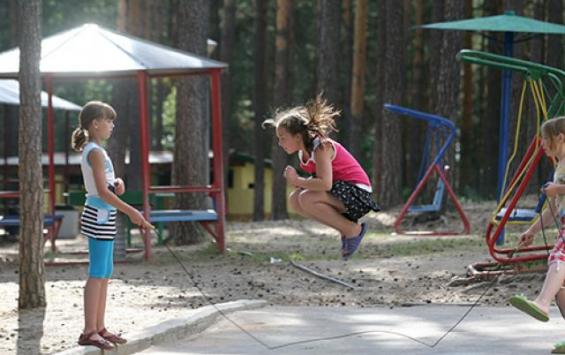 Обладминистрация преувеличивает доступность летнего отдыха для детей