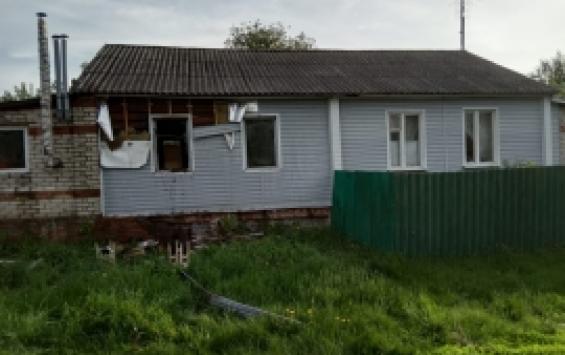 В райцентре Курской области горел жилой дом