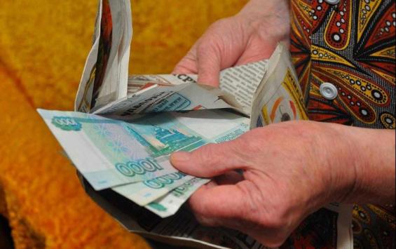 Курянка украла со счёта пенсионерки более трети миллиона рублей