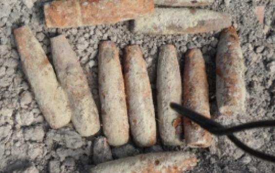 Арсенал артиллерийских снарядов обнаружен в Курской области
