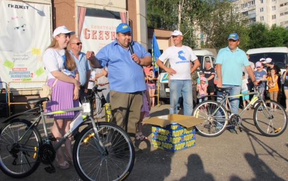 Курские либерал-демократы подарили велосипеды