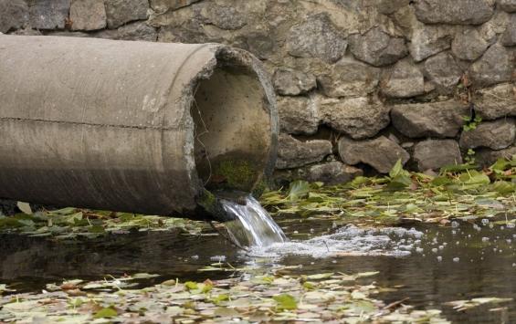 Рыльский водоканал сбрасывал неочищенные сточные воды в Сейм