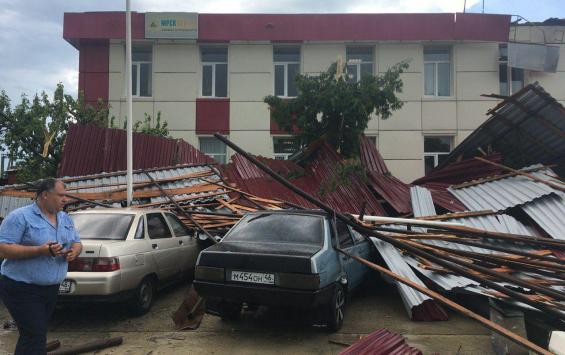 Ураганный ветер оставил без электричества жителей Курской области