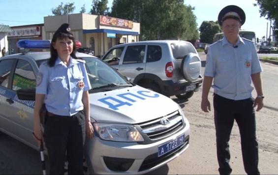 Курчатовские автоинспекторы доставили в больницу мужчину с кровотечением