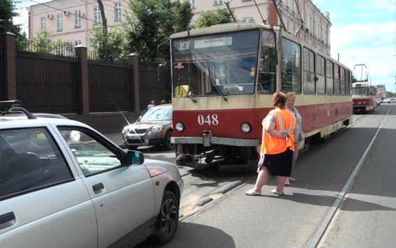 В центре Курска из-за ДТП парализовало движение трамваев 