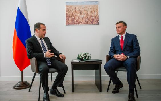 Медведев пообещал средства на «скорую помощь», автобусы, и дороги