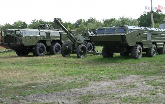Курские военные «рихтуют» техно-экспонаты для парка «Патриот»