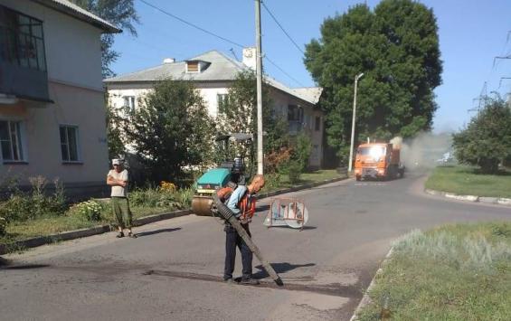 Недостатки укладки асфальтового покрытия на курской улице устранены подрядчиком