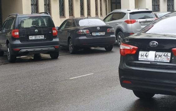 Курские автомобилисты начали массово залеплять номера своих авто