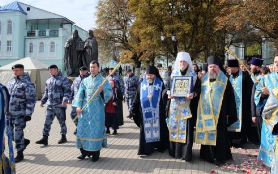 Православная святыня отправилась по курским больницам