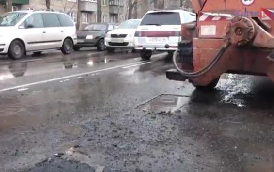 В Курске продолжается «Год дорог»: ведётся ремонт на Павлуновского