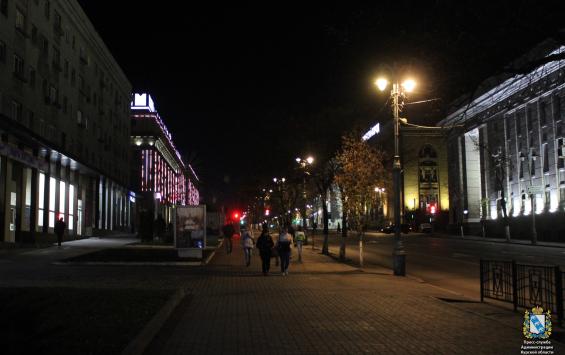 На центральной улице Курска обновился свет