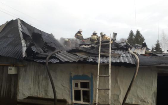 В Щиграх Курской области сгорела крыша двухквартирного дома