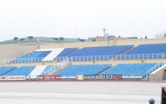 Завершается ремонт трибуны курского стадиона «Трудовые резервы»