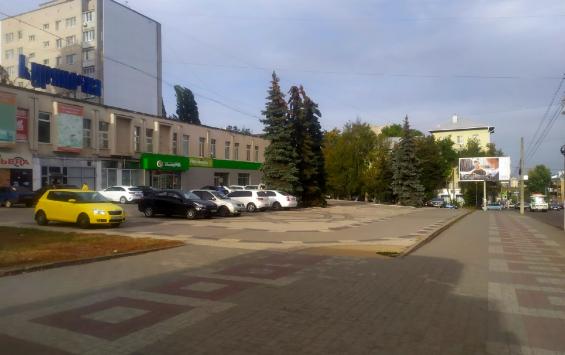 На площади у магазина «Куряночка» запретят движение автомобилей