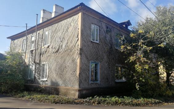 В Курске жители аварийного дома просят мэра рассмотреть вопрос об их расселении