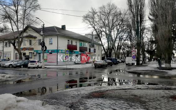 В Курске к весне убирают улицы
