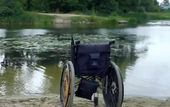 В Курчатове инвалиду-колясочнику отказались помочь спасатели