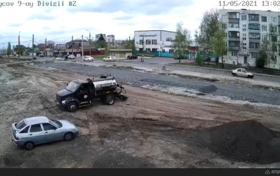 В интернете появилась трансляция реконструкции дороги на улице Бойцов 9-й дивизии