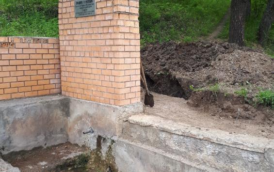 В Железногорске разрушается памятник воинам-интернационалистам