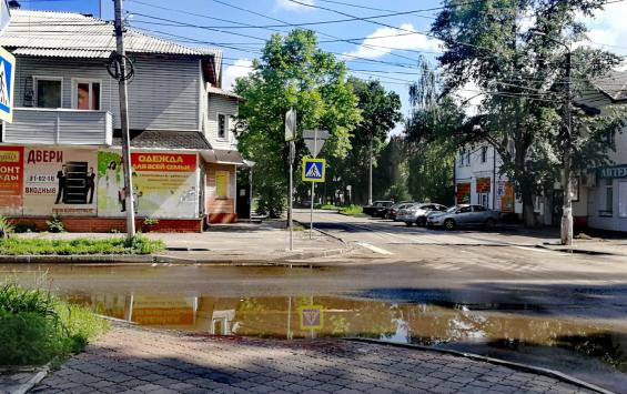 Жители Парковой вновь испытывают трудности с пешеходными переходами дорог