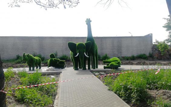 В парке Дзержинского испортили зеленого слона