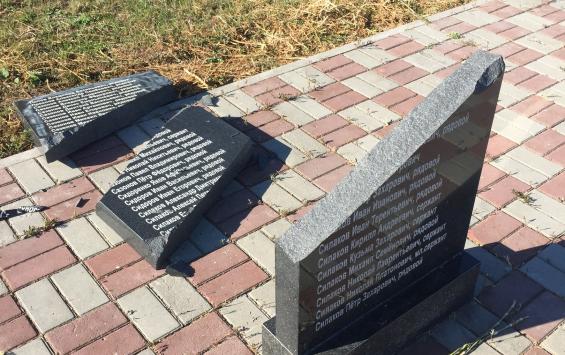 В Черницыно разбили памятник погибшим солдатам