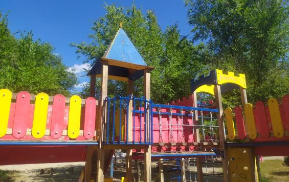 В Курске устанавливают детскую площадку от Тульского губернатора