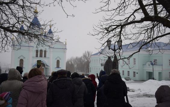 Беженцам из ЛДНР провели экскурсию по курским достопримечательностям