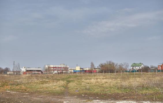В Курске может появиться футбольное поле на месте пустыря за шестой больницей