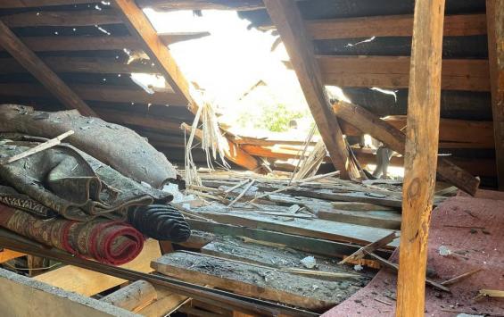В Курске в результате атаки беспилотников повреждён подъезд и несколько частных домов
