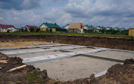 В Курской области продолжается строительство нового детского сада