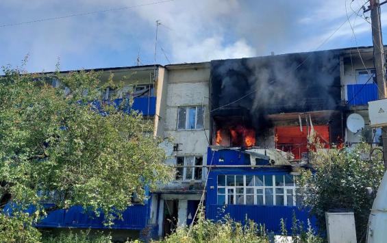 В Курской области в результате обстрела приграничного района загорелся жилой дом